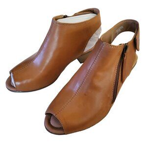 Earth Kristy Wide Brown Bootie Sandals, Peep Toe Shoes, 7.5 Wide